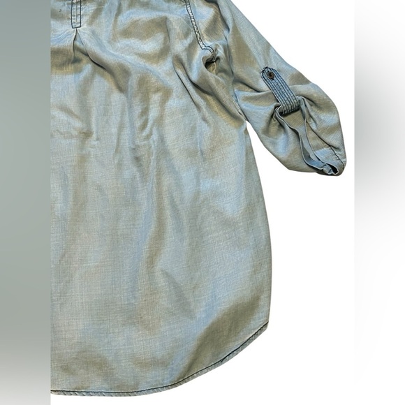 SKIES ARE BLUE Alisson Chambray Top Size Large - Picture 11 of 12